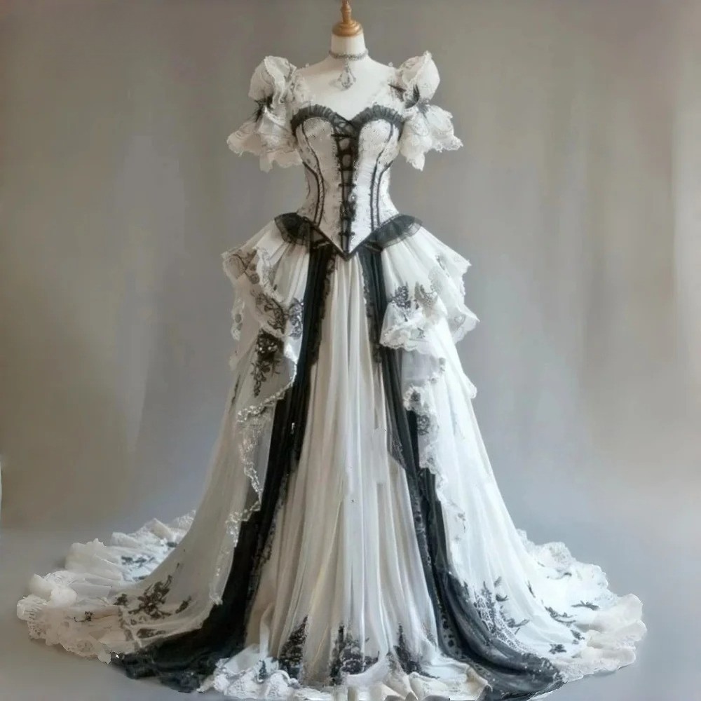 Vintage Black White Wedding Dress Short Sleeve Ruffles Lace Applique Bridal Gown