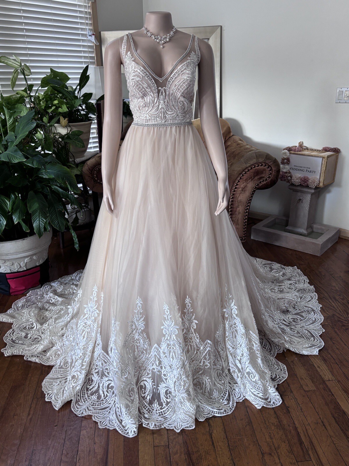 New ASHLEY &JUSTIN Bridal Gown Wedding Dress Size 8 Iv Nude 4702125