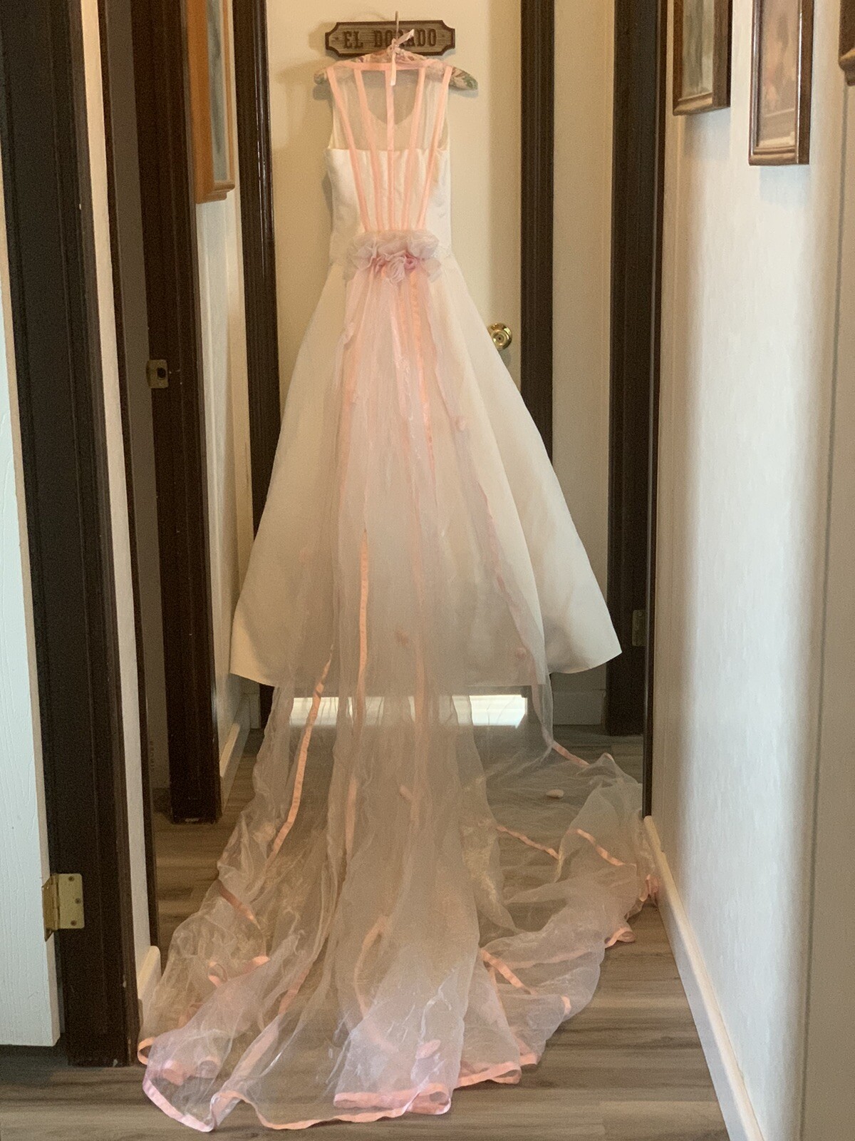 Vintage Pink/White Wedding Dress Sleveless Lace Appliques A Line Bridal PETITES