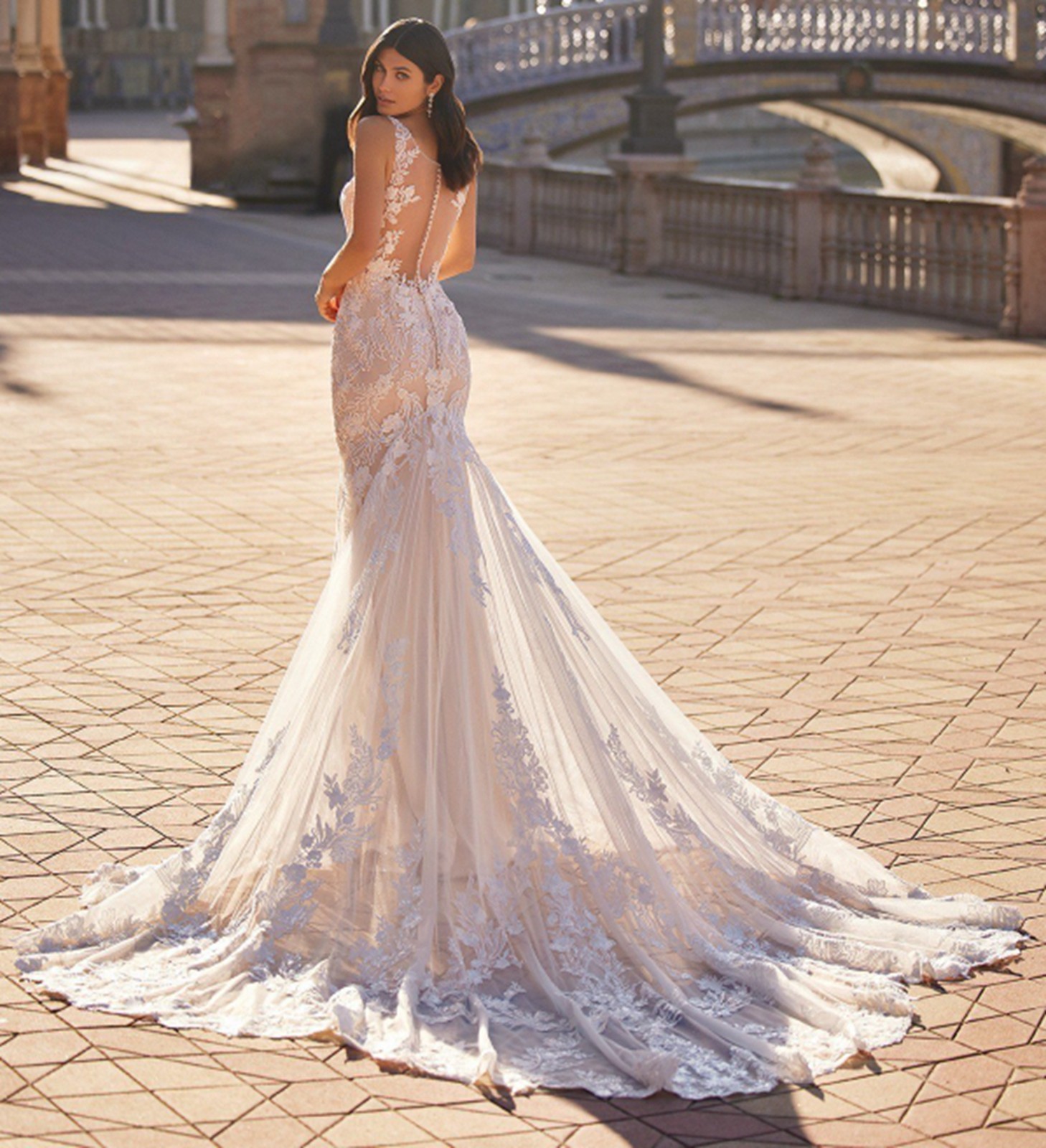 Elegant Fit Flare Lace Wedding Dress 32-60 Buttons Ivory Champagne Top Quality