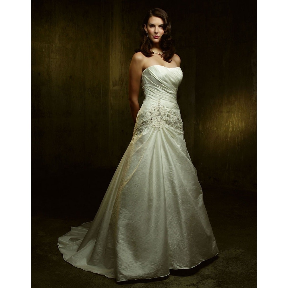 Casablanca Bridal | NWT Strapless Beaded Wedding Dress 1870 Size 12