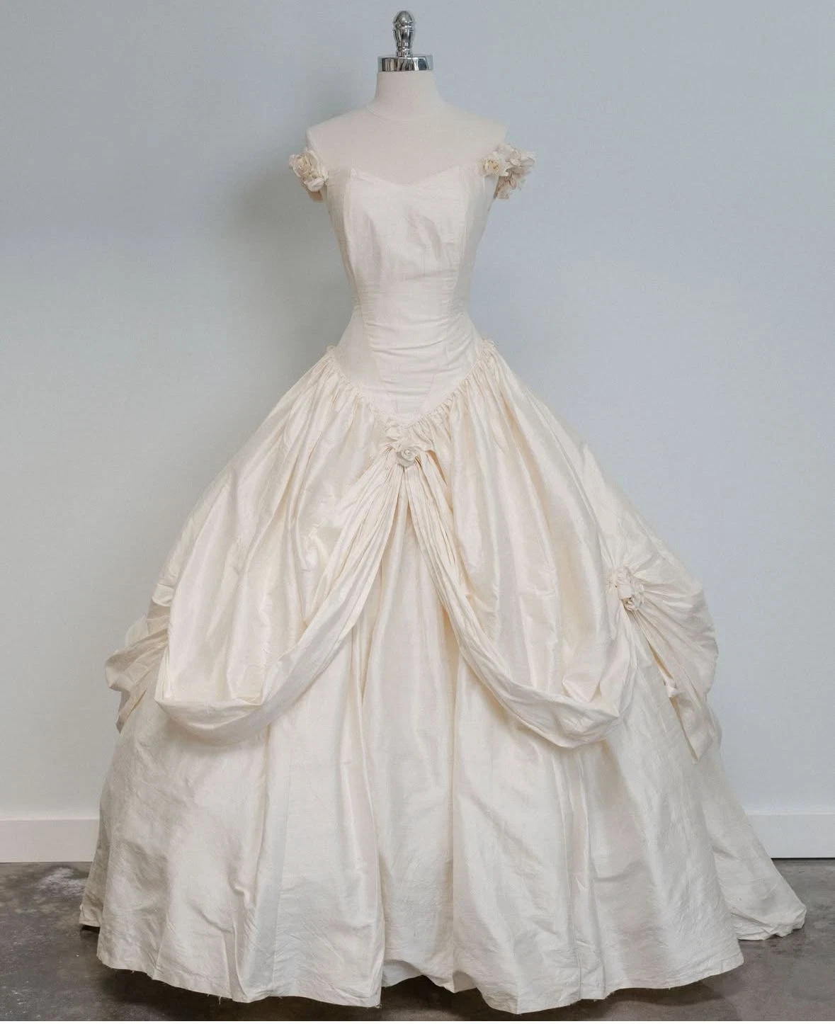 Victorian Satin Wedding Dresses Off the Shoulder Full Length Bridal Ball Gowns