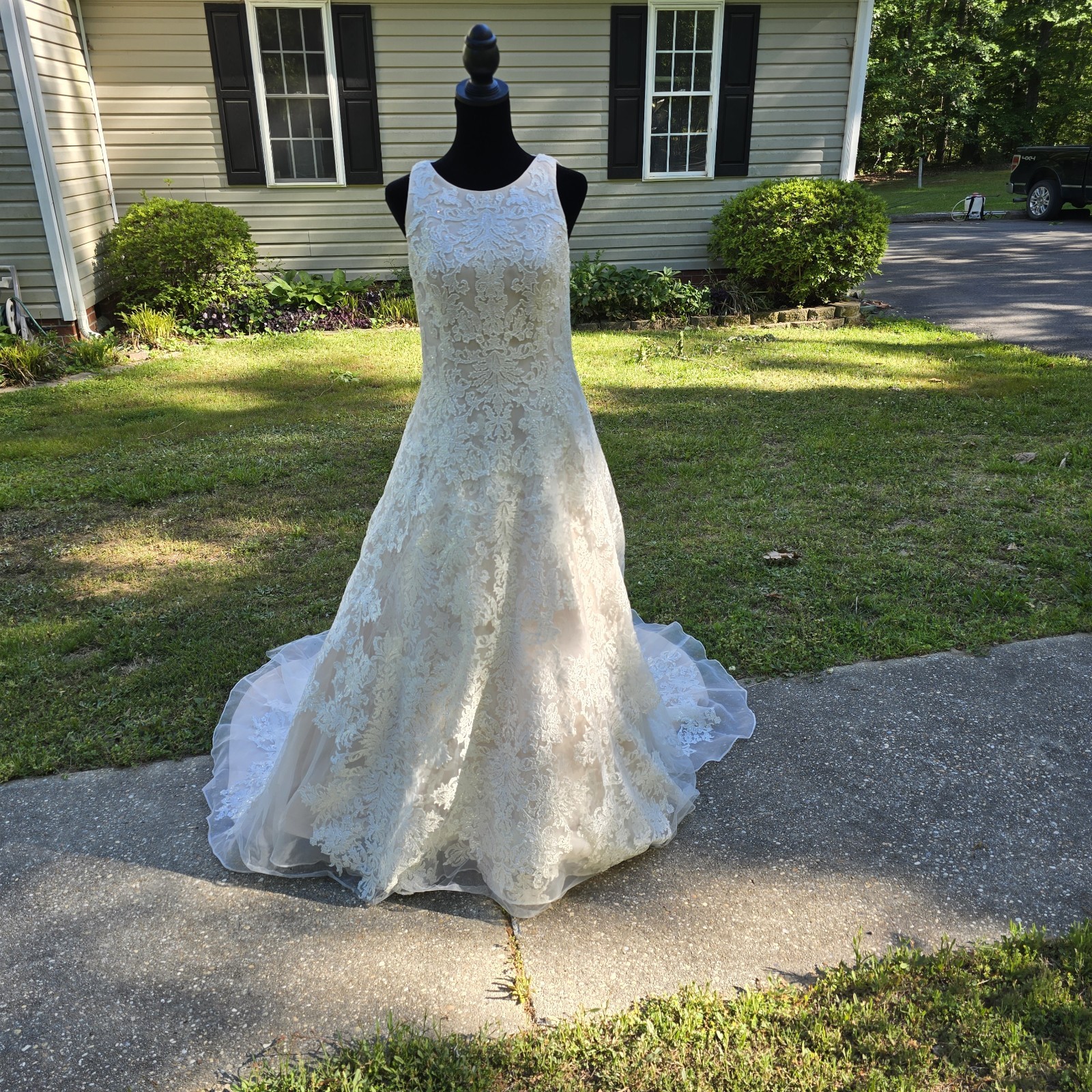 Oleg Cassini Sleeveless Lace A-Line Wedding Dress Ivory Champagne Size 10