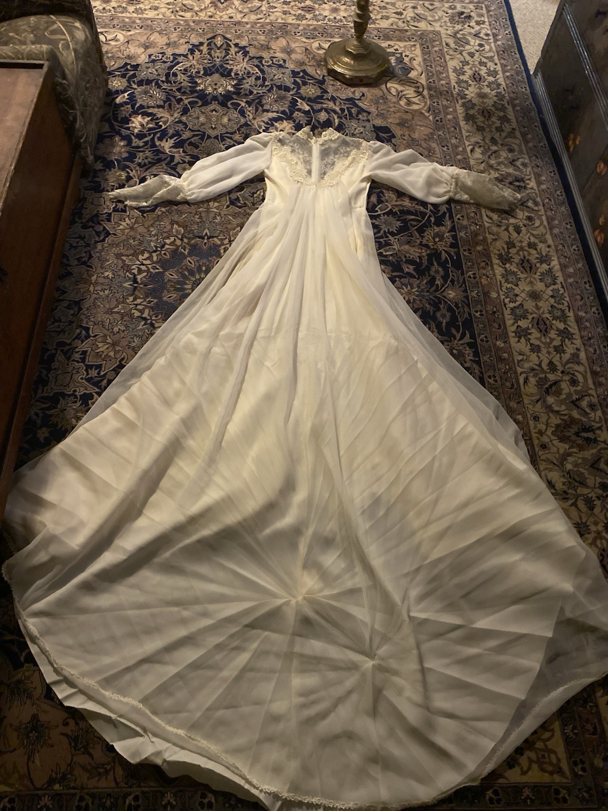 Beautiful 1970s Cream Colored Wedding Dress. Unbranded. (Hem Has Few Spots-Pics)