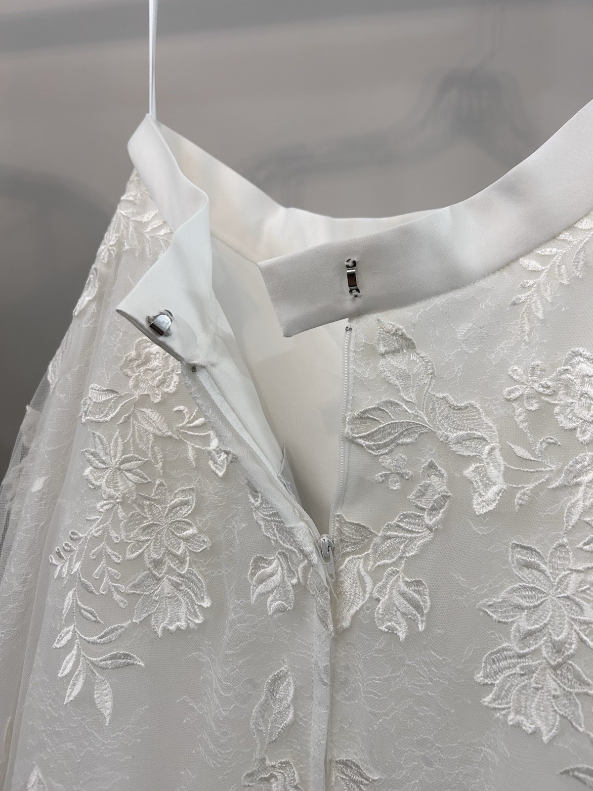 NEW! Sample Wedding Bridal 2-piece high-low hem, ivory, size 12
