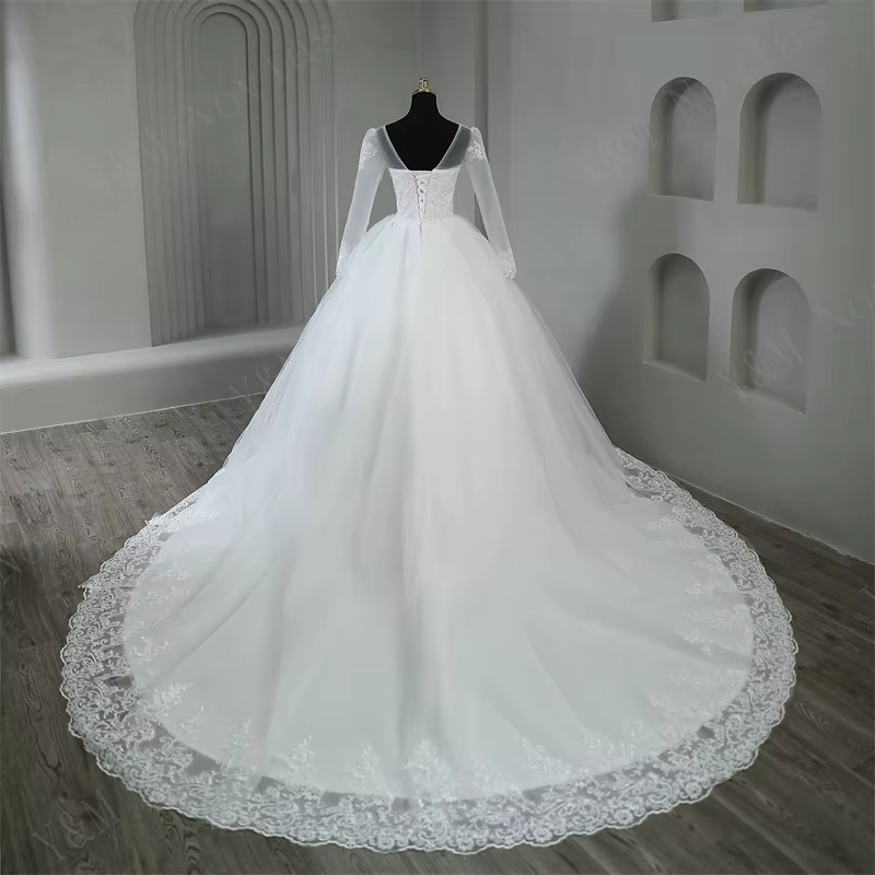 Long Sleeve Wedding Dresses Boat neck shine Lace Appliques Tulle Bride Gown