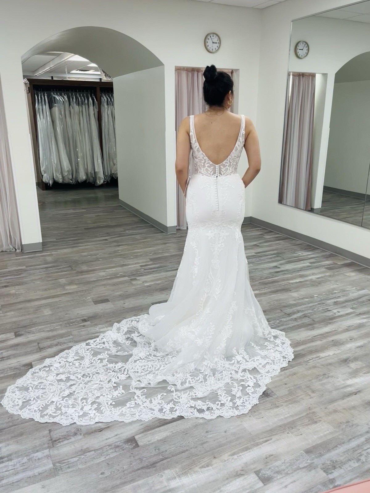 Bella Rose White Sleeveless Square Neck Lace Beaded Mermaid Train Button Back
