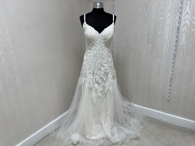 Sample Wedding Dress – Allure Bridal Style 9961 – Size 18 – Sand/Ivory Dress
