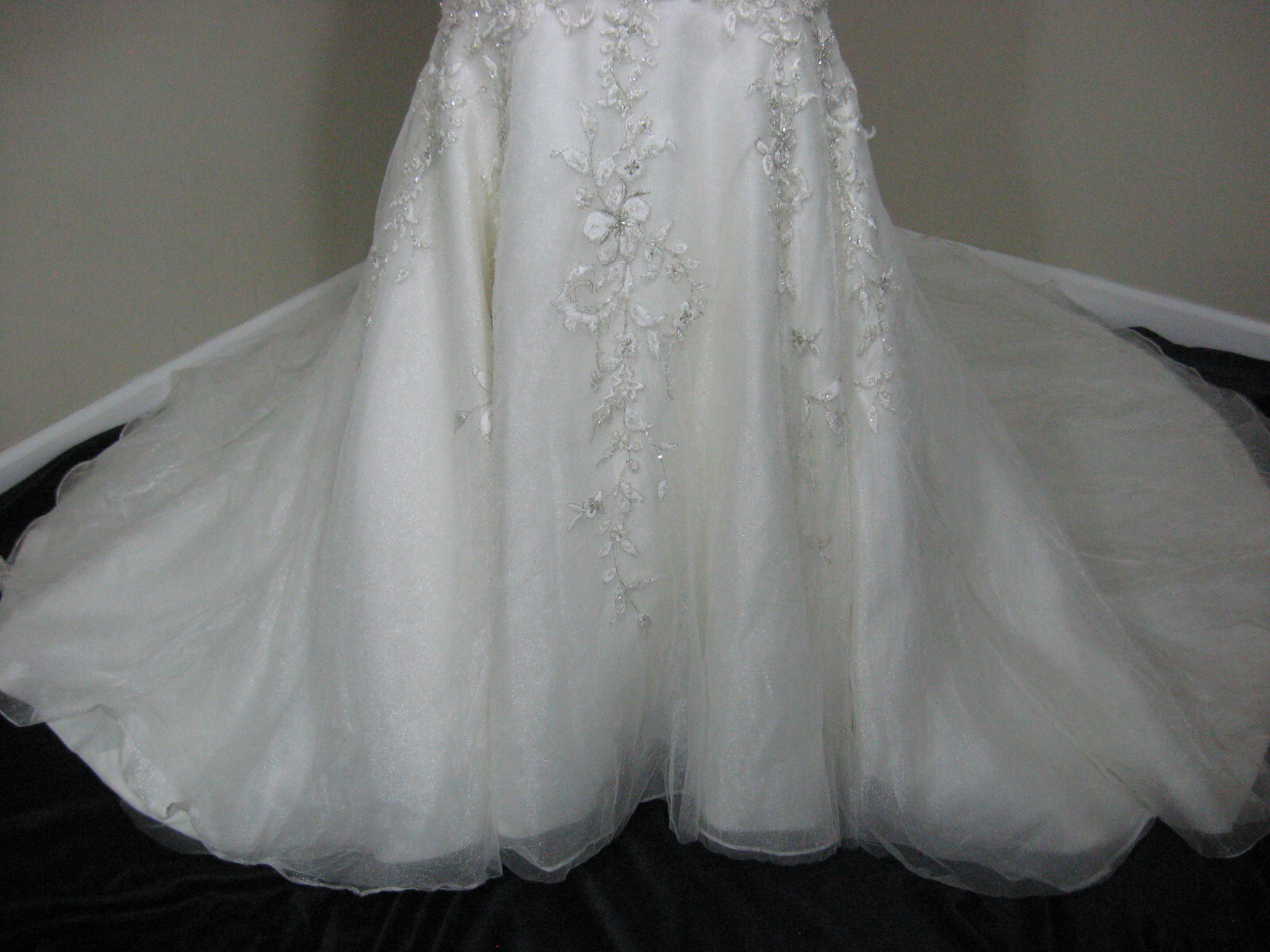 White Pure Couture Jodi Moylan 6 Ivory Tulle Sparkle Lace Ball Gown Beaded Train