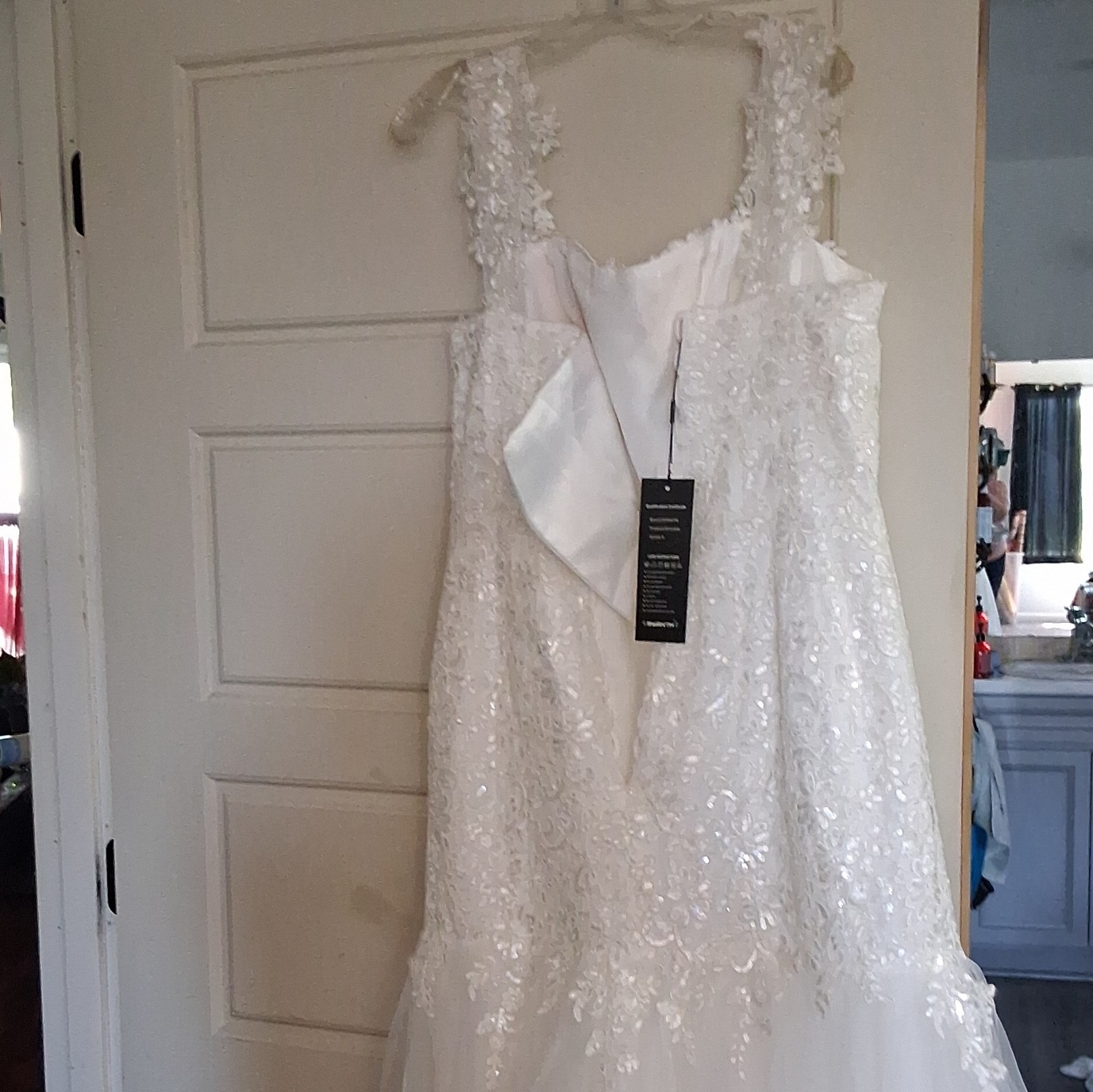 RYANTH White Lace Sequin Tulle A-Line V-Neck Sleeveless Full-Length Size 16