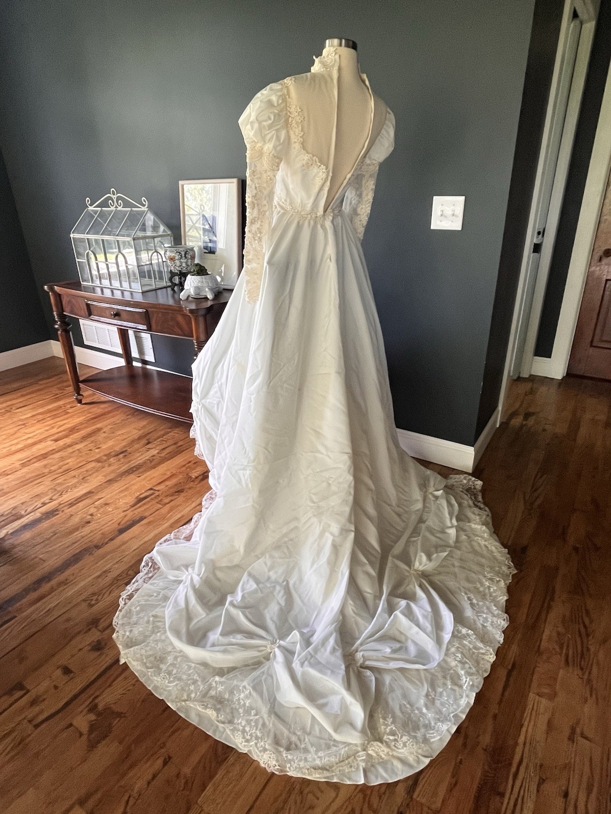 Vintage 80s White/Off White Wedding Dress, Petticoat and Veil