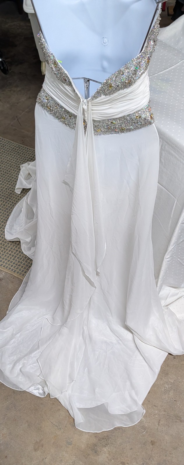 Lamda White/Silver Halter Sleeveless A-Line Chiffon Beaded Gown 8 G538