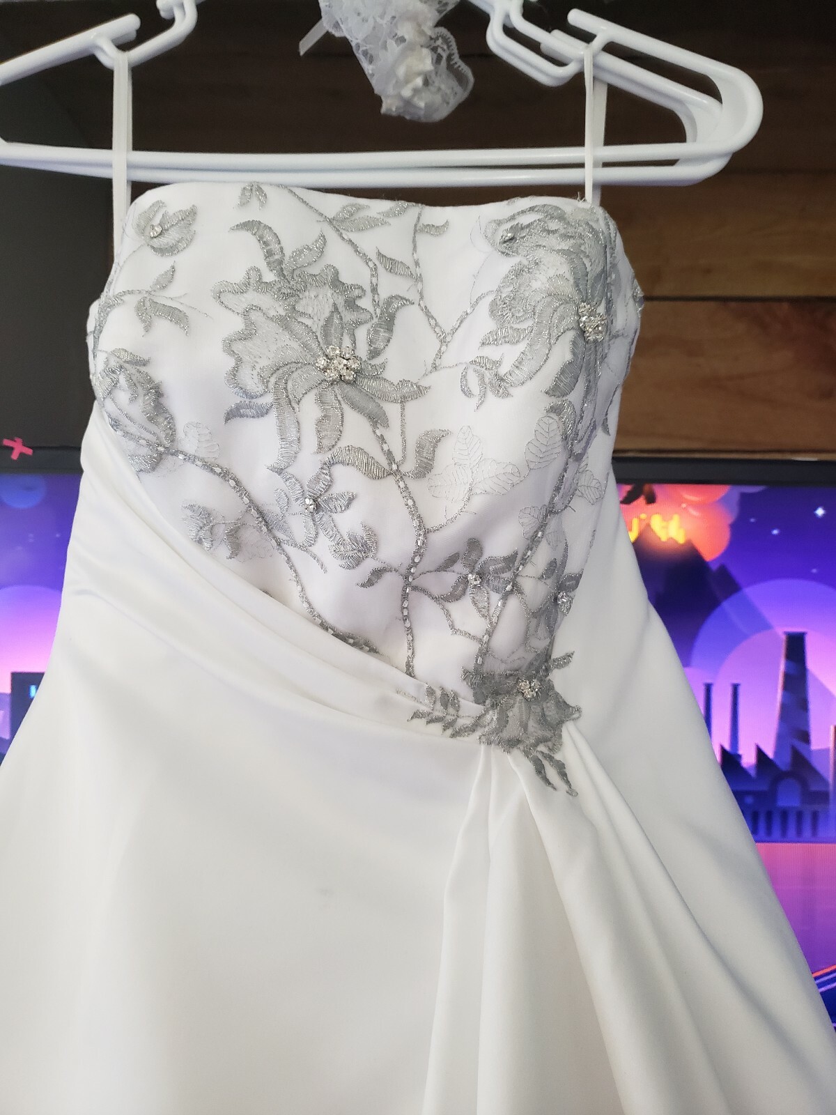 Jordan And Ashley Wedding Dress sz8 used silver white strapless