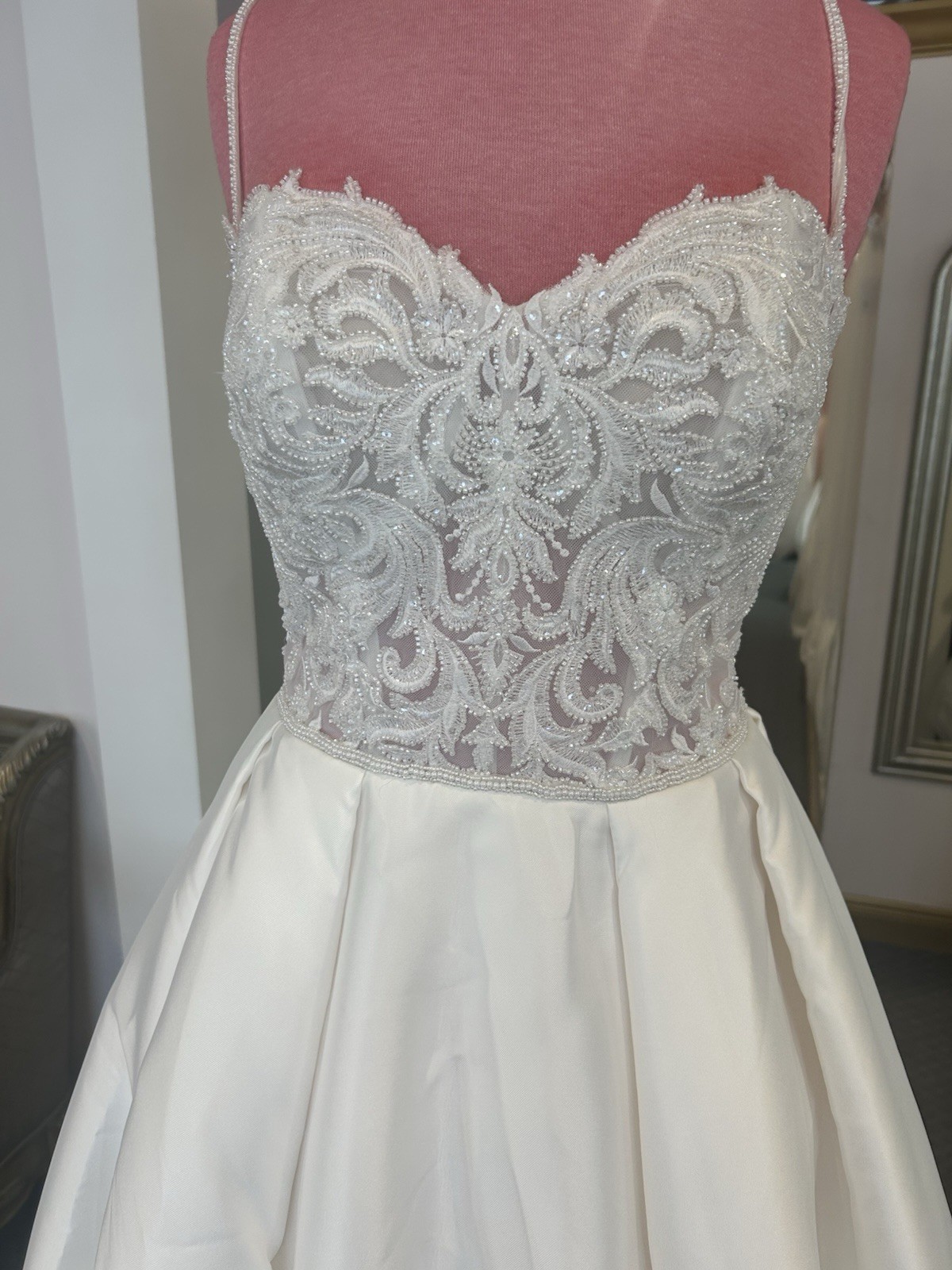 Essense of Australia D3461 size 16