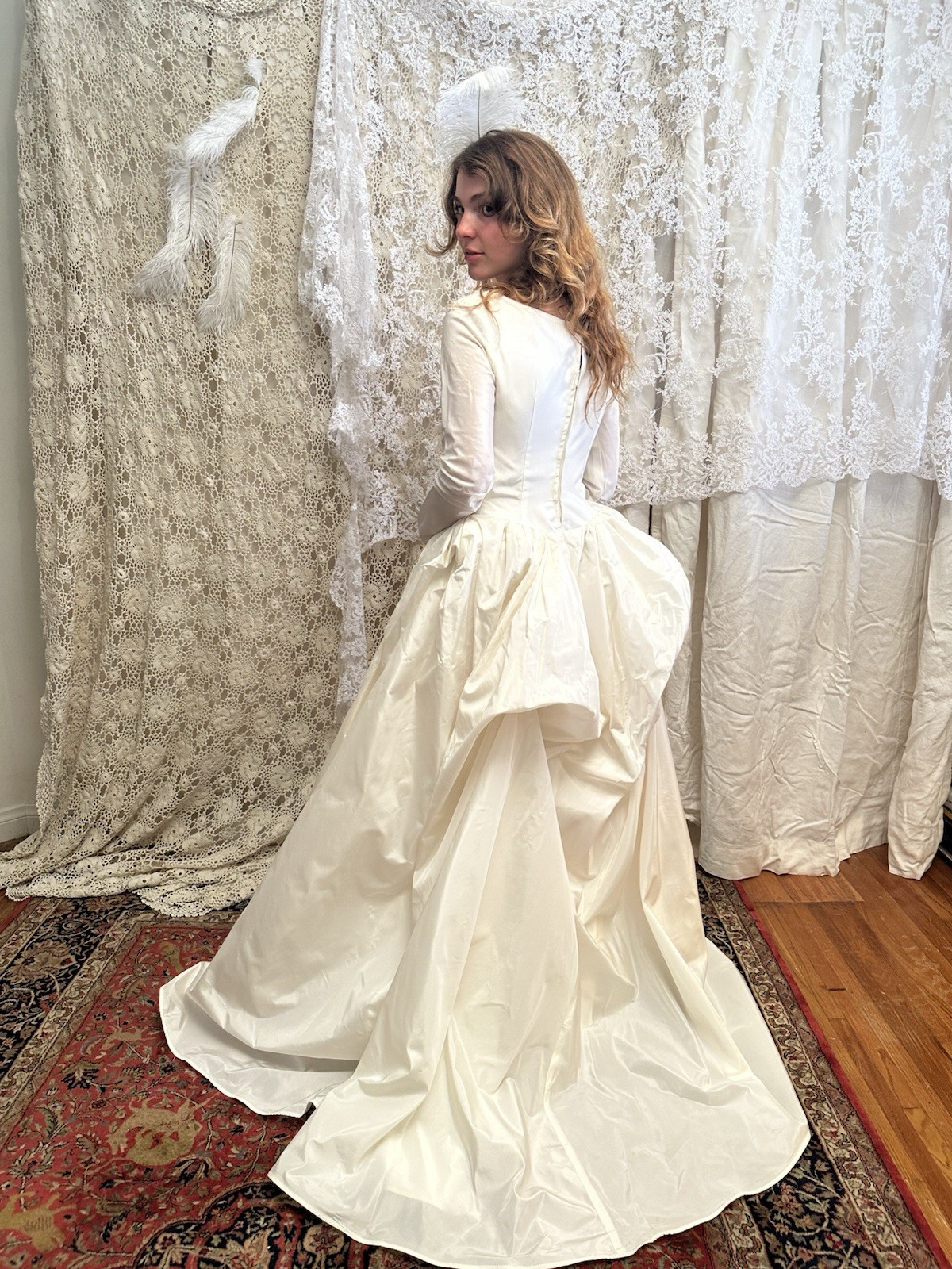 1950s Ivory Lace Square Neck Long Sleeve Ball Gown Full-Length Wedding Dress