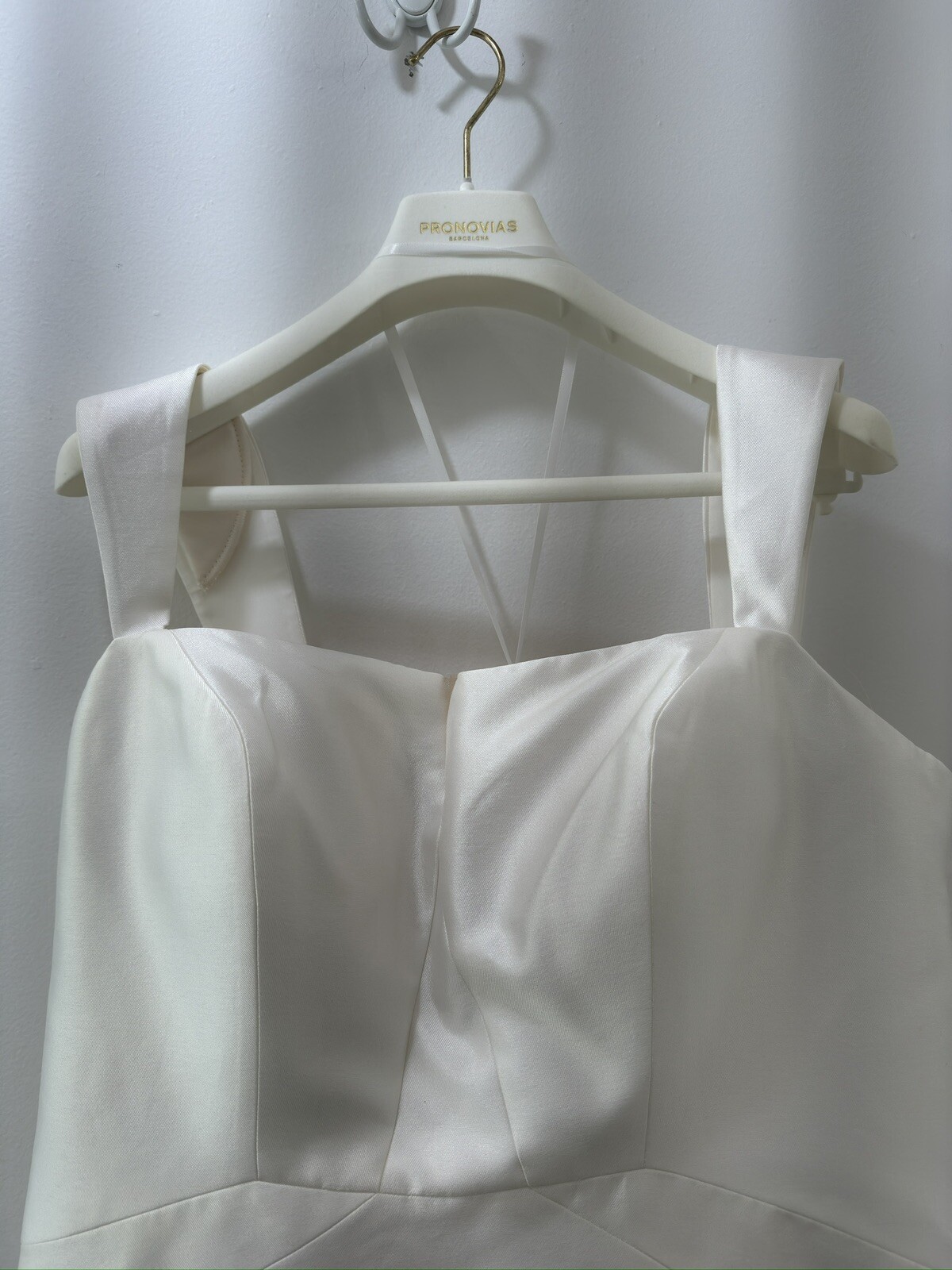 Ashley Graham & Pronovias White Brand New Wedding Dress Hutton