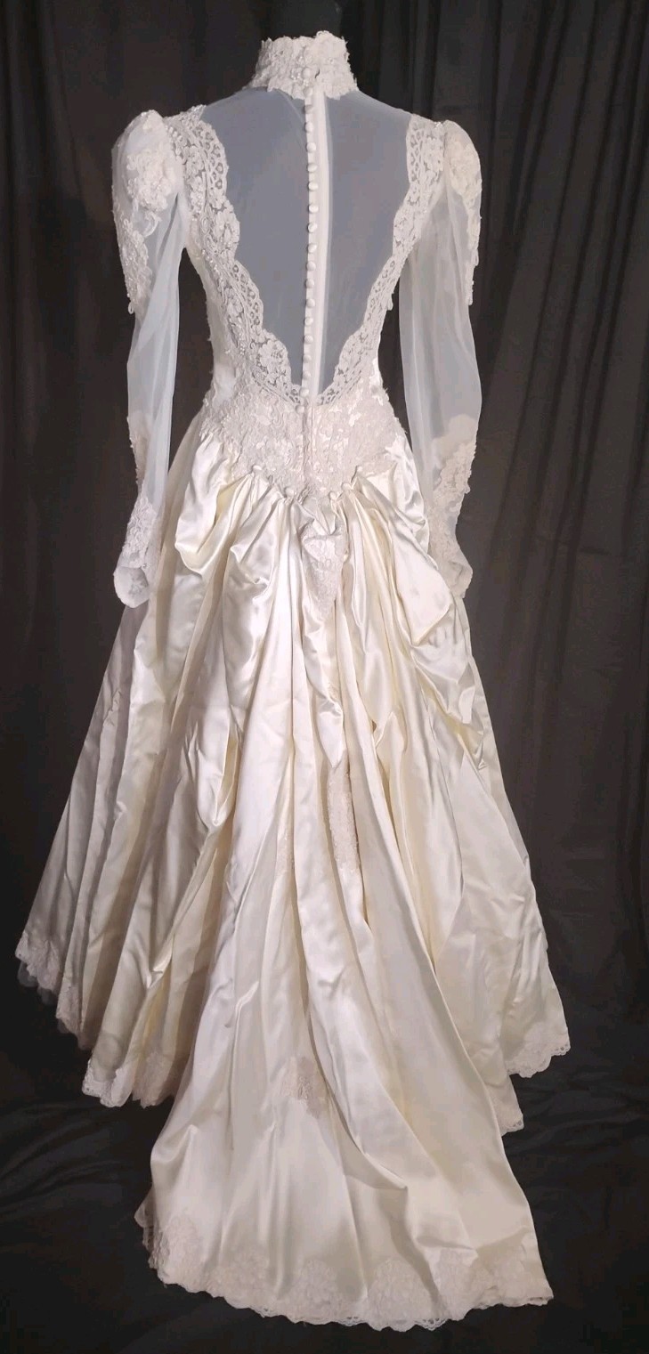 High Neck Ivory Train Sz M Hanging Bustle Beads Wedding Gown Dress