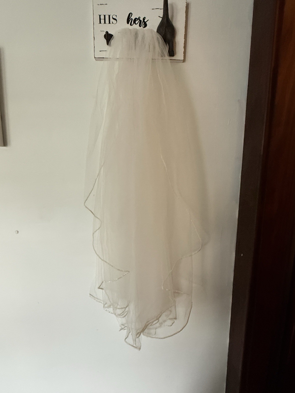 Lesley Ivory Lace V-Neck Sleeveless Mermaid Wedding Dress US 10 Buttons/Zipper
