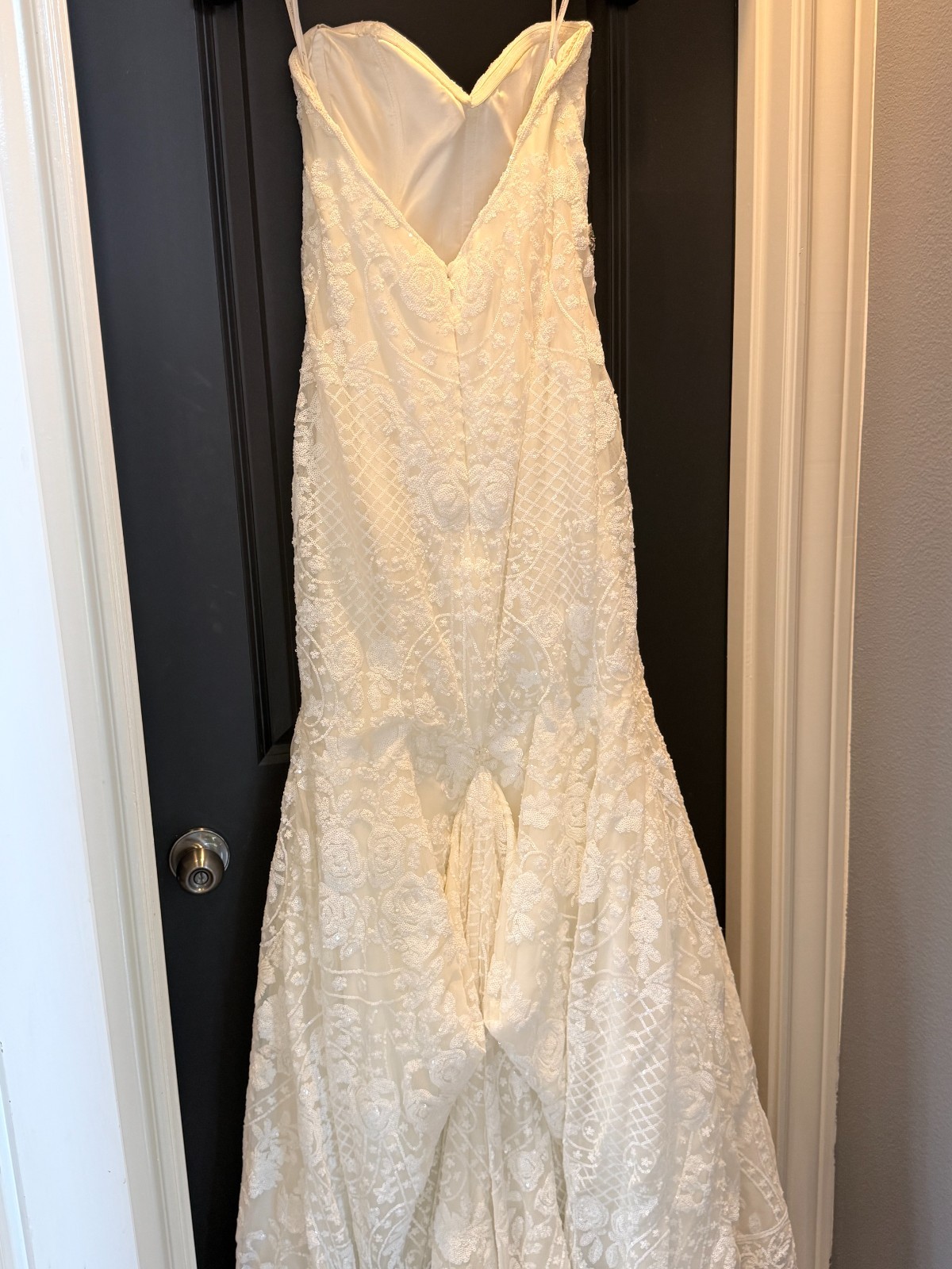 Selling: Stunning Authentic Ashley & Justin Bride Wedding Gown