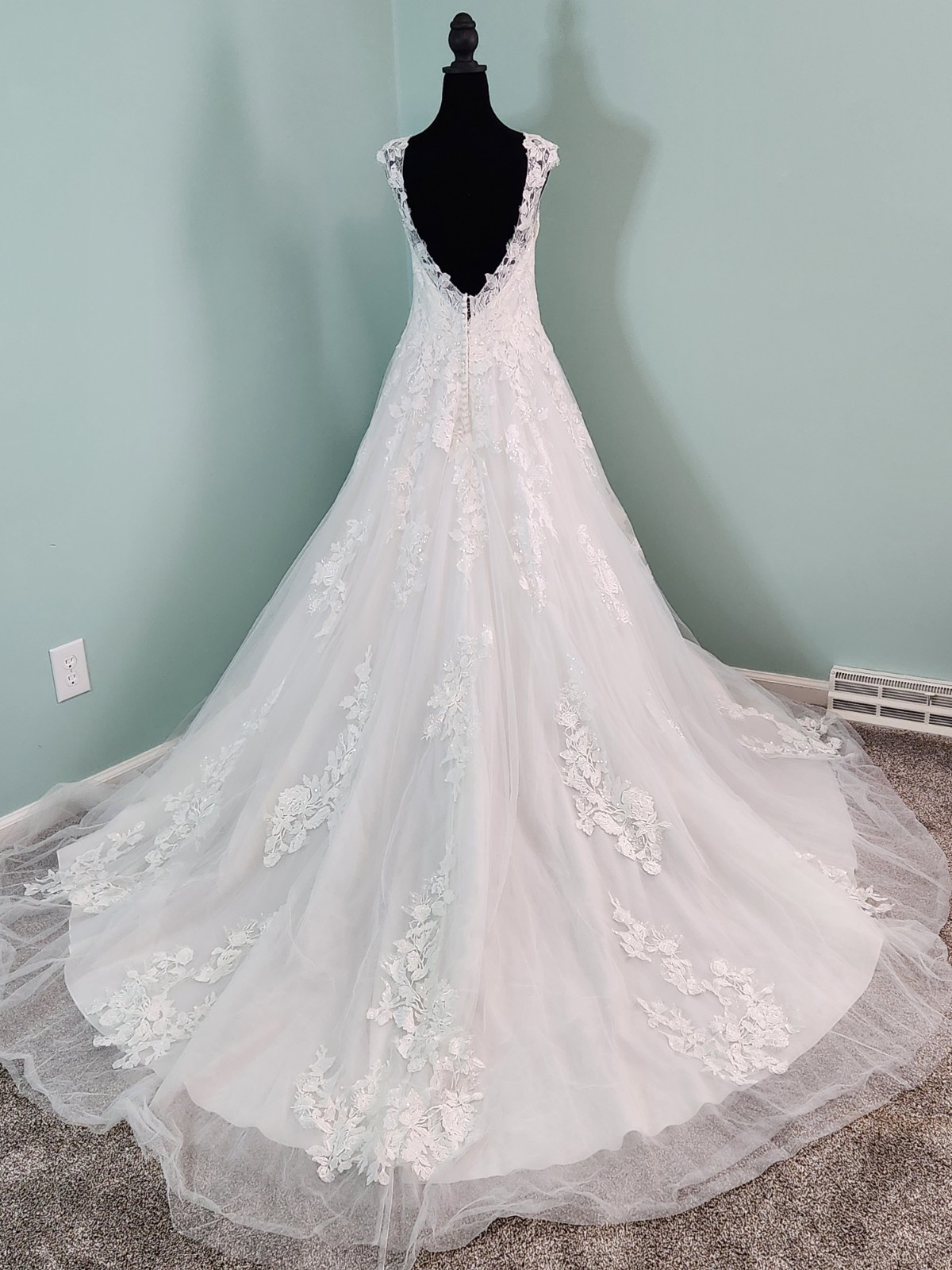 STUNNING Allure Romance Ivory Wedding Dress – SEE MEASUREMENTS BELOW!!