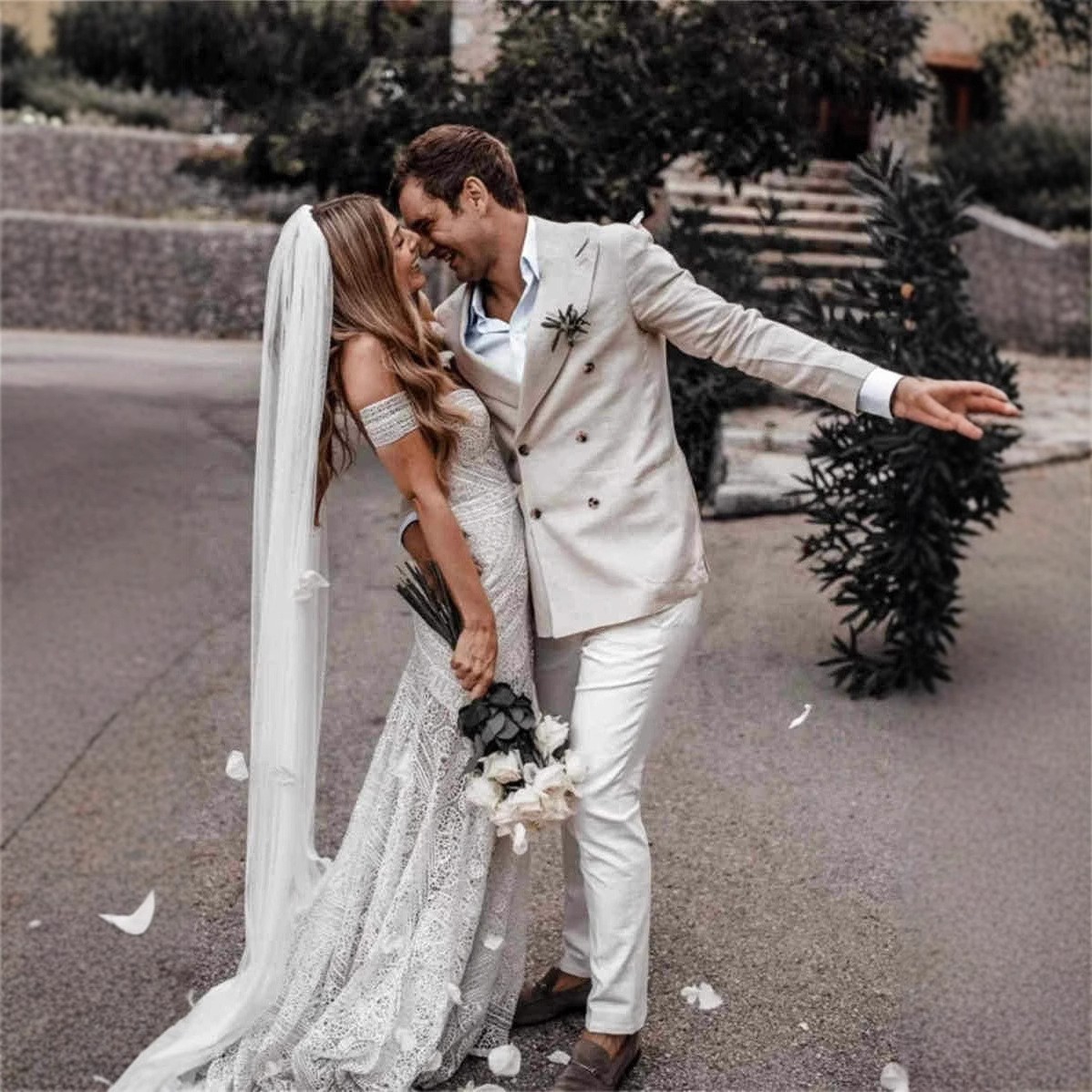 Strapless White Minimalist Wedding Dress Slim Sexy Fishtail Gown Outdoor Wedding