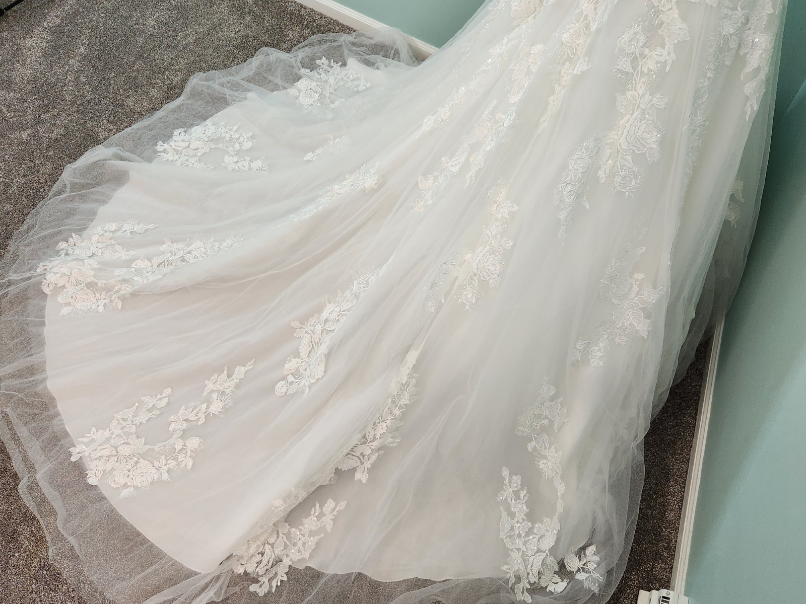 STUNNING Allure Romance Ivory Wedding Dress – SEE MEASUREMENTS BELOW!!