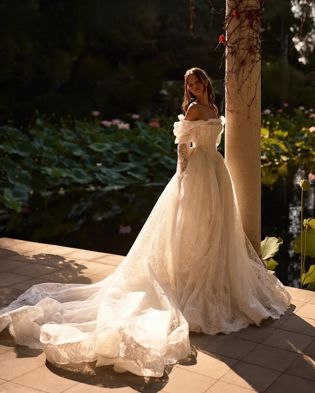 Boat Nack Lace Appliques Wedding Dresses Off Shoulder Long Sleeves Bridal Gowns