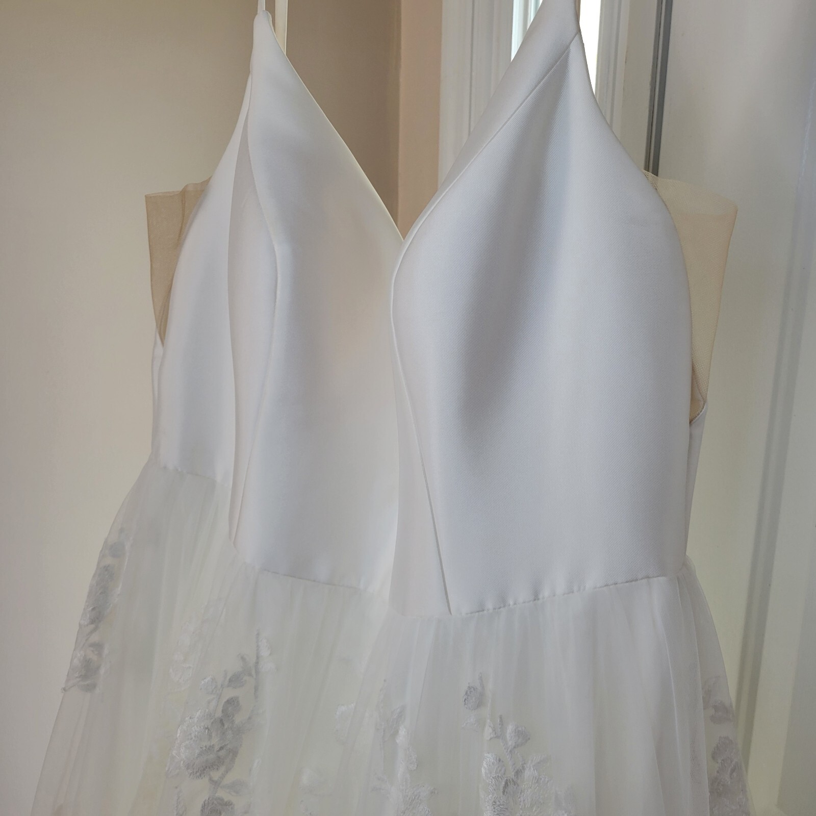 NWT Essense Of Australia Ivory Porcelain Gorgeous Stunning Wedding Gown, Sz 24