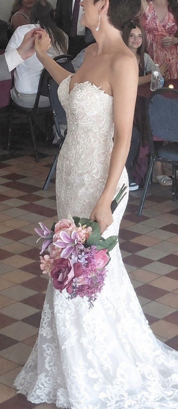 Essence of Australia Ivory Wedding Dress Gown size 8/10