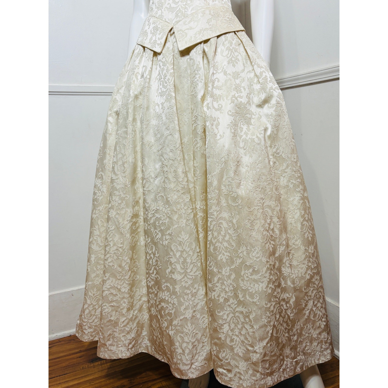1990s Vintage Cream and Gold Jacquard Princess Bridal Gown by Jessica McClintock