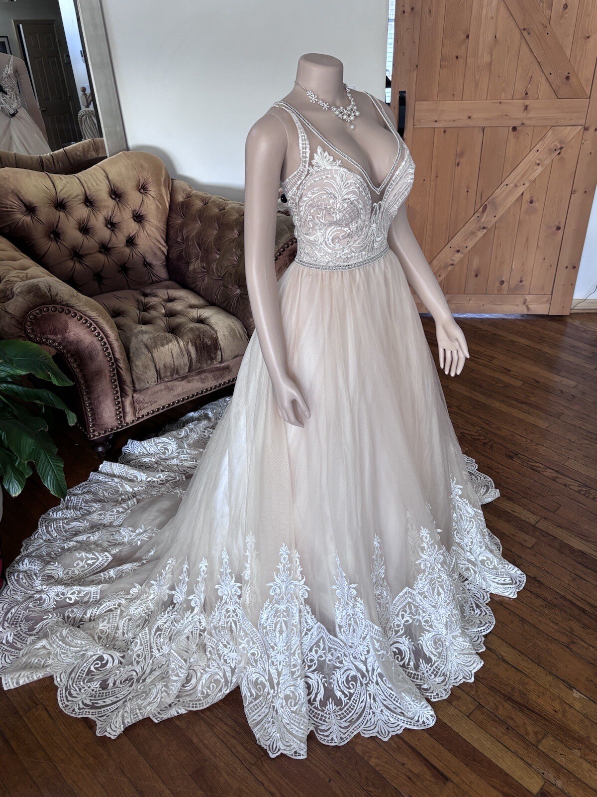 New ASHLEY &JUSTIN Bridal Gown Wedding Dress Size 8 Iv Nude 4702125