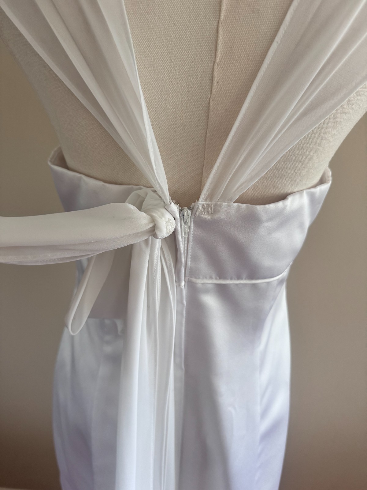 Vintage 90s/00s Alfred Angelo White Minimalist Dress/Gown w/Back Bow Detail