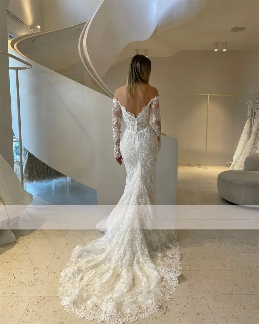 Sweetheart 3/4 Sleeve Mermaid Lace Wedding Dress Backless Zipper With Buttons