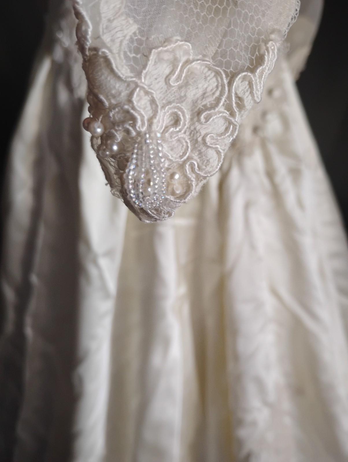 High Neck Ivory Train Sz M Hanging Bustle Beads Wedding Gown Dress
