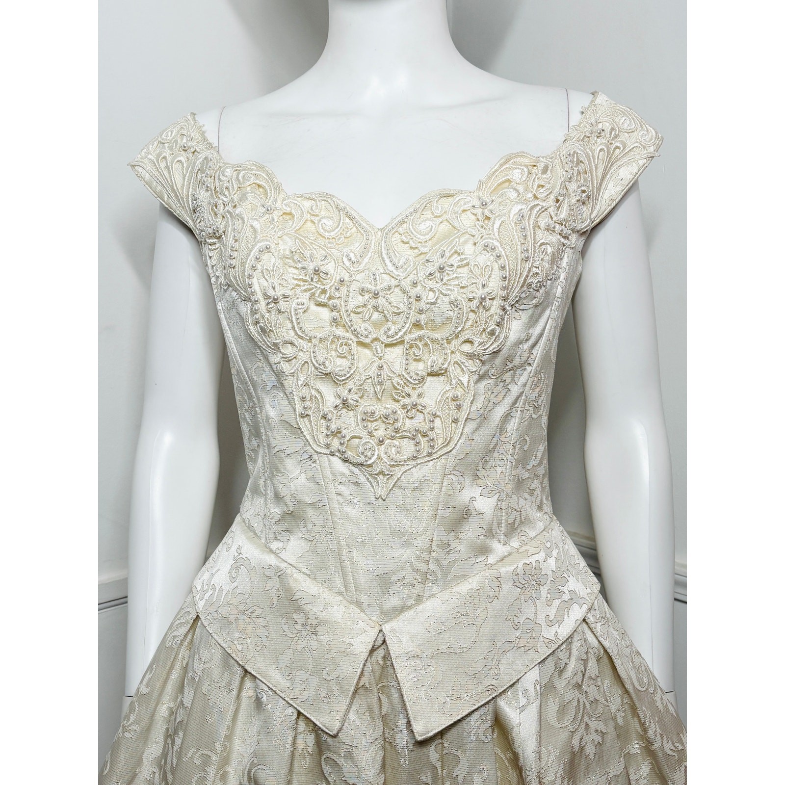 1990s Vintage Cream and Gold Jacquard Princess Bridal Gown by Jessica McClintock