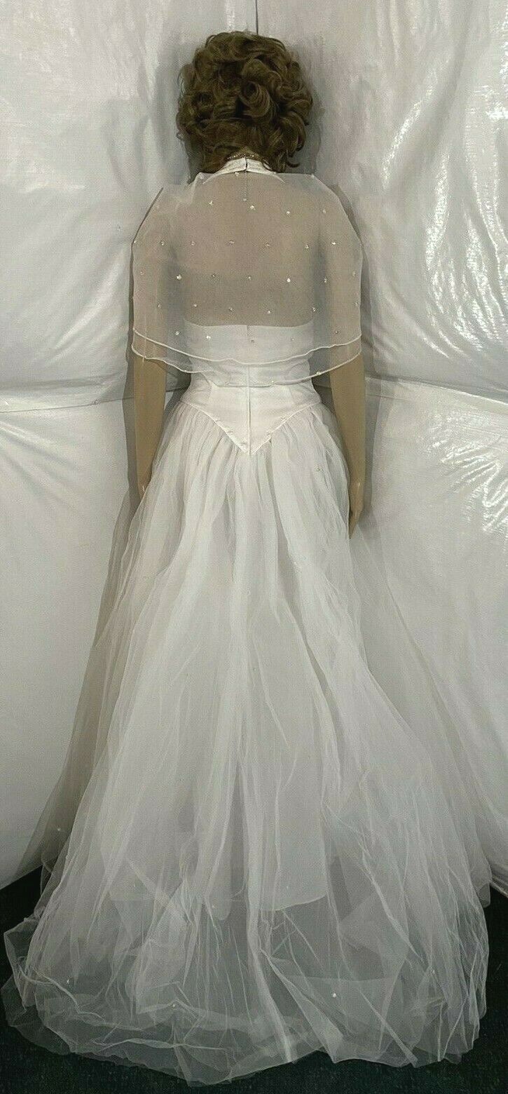Pretty WHITE Venus Wedding Gown/Dress SZ 10W? with scarf, and veil EUC
