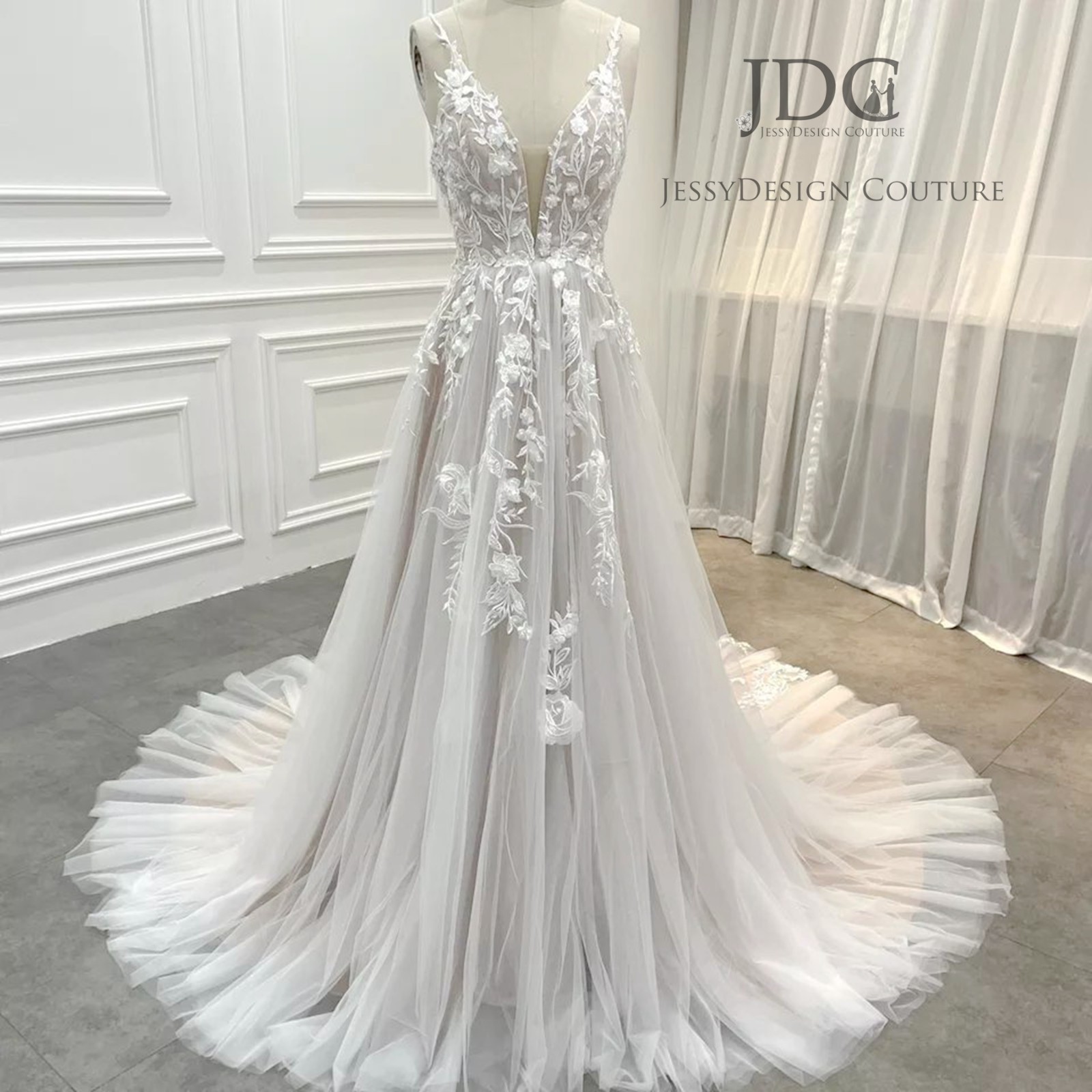 Luxurious glitter wedding dress wedding dress n.measurement 32-60 crystals beads straps