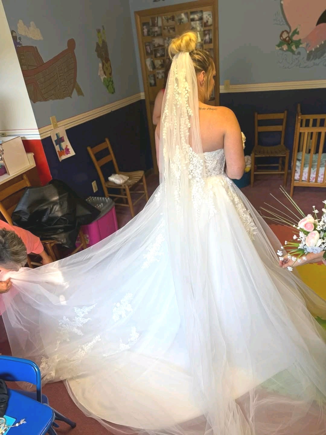 Moonlight Strapless Lace Tulle Ball Gown Wedding Dress Train Size 12