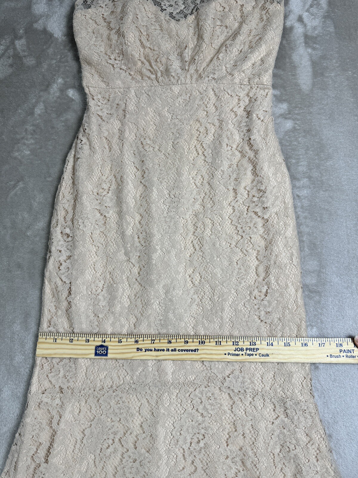 Amsale Wedding Gown Size 6 – Beige Ivory Lace Lightweight Feminine Mermaid Flare