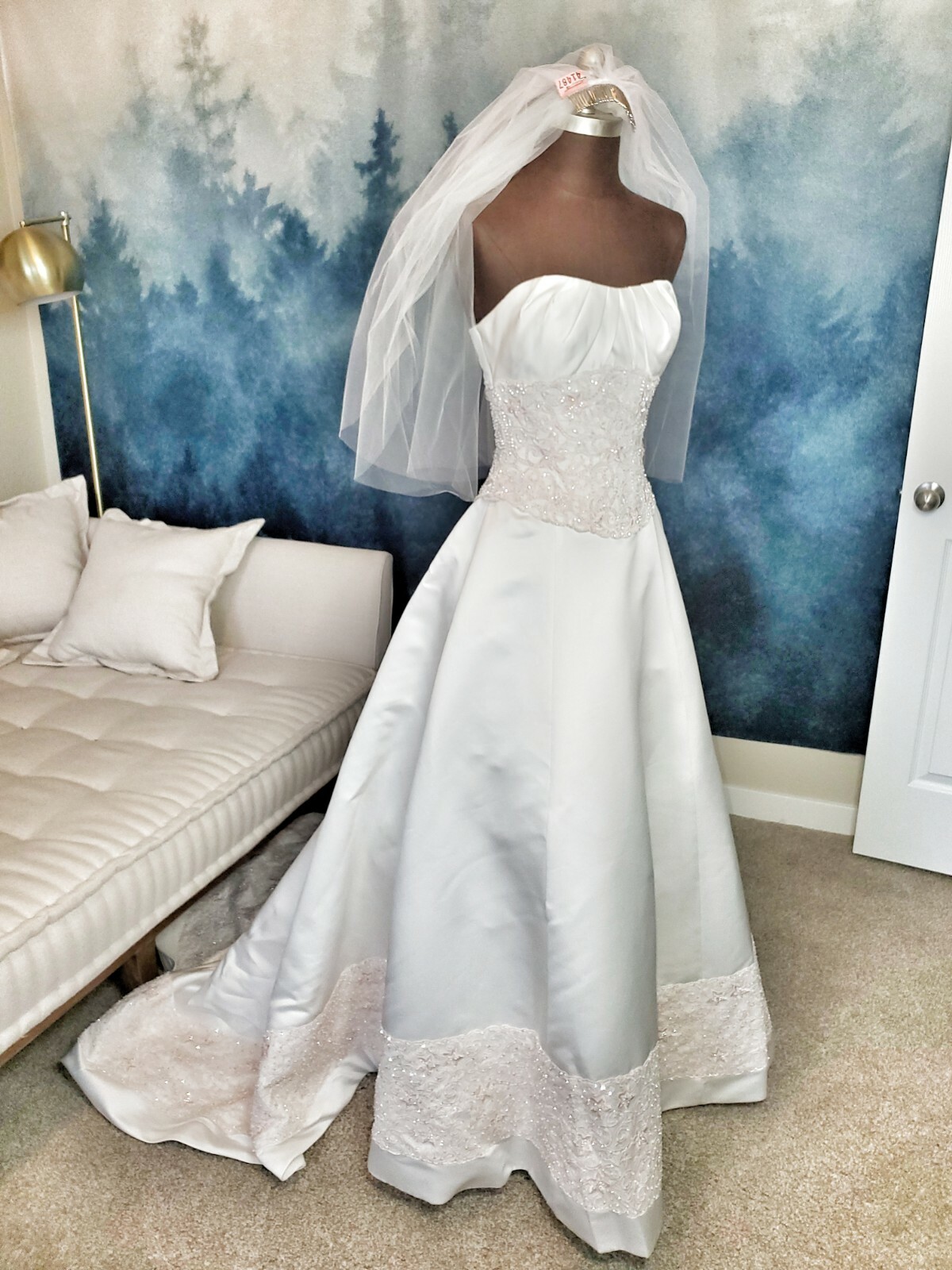 Allure Bridal Gown Sweetheart White Pink Star Bead Strapless Wedding Dress Veil