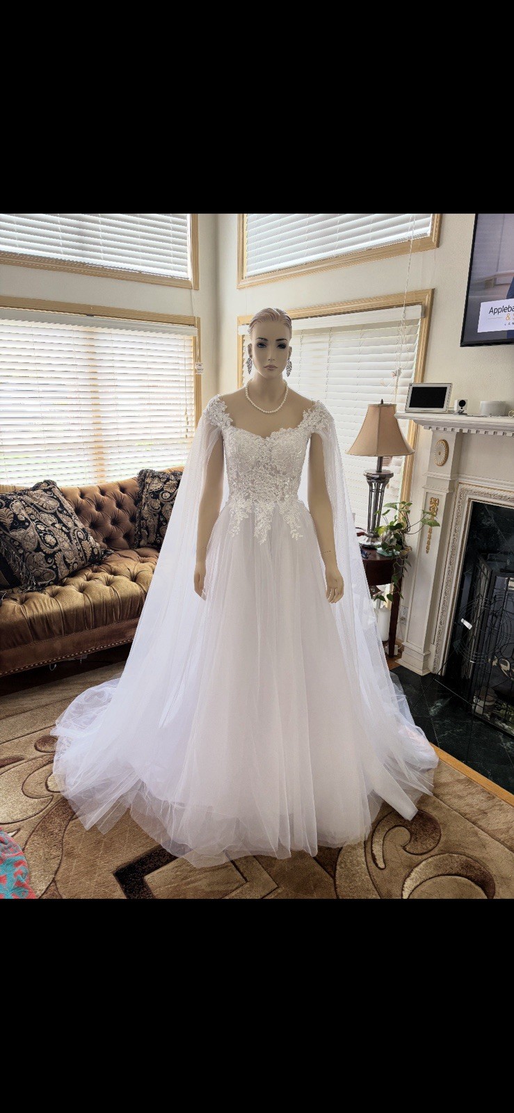 Unbranded Wedding Gown Size 12-16 White Wedding Gown With Cape Sleeves.