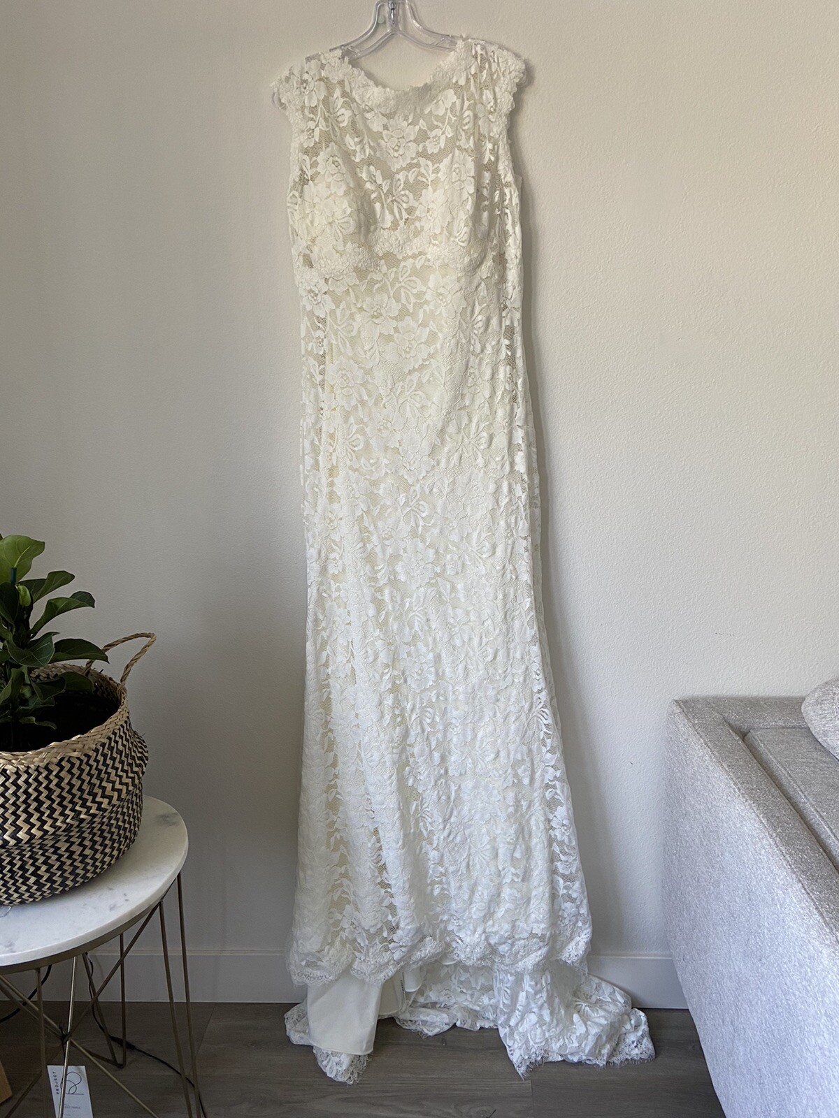 Essence of Australia D2009 Wedding Dress Lace High Neck Low Back Lace Stretch 14