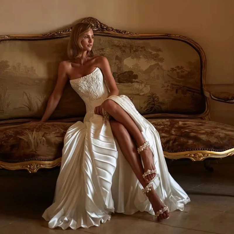 Classic WeddingDress with Boned Corset Straight Neckline Floral Embroidery Ivory