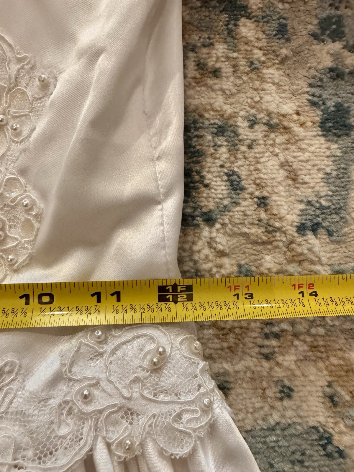 Wedding Dress Unbranded Size 3-4 Beads Bustle Train Sequins Beautiful Off White