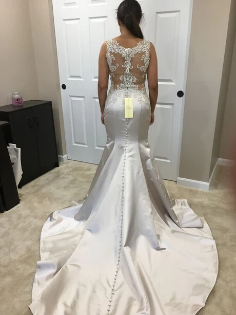 Allure Bride Wedding Dress 12 Ivory Satin Mermaid Beaded Illusion 9402 $1,789
