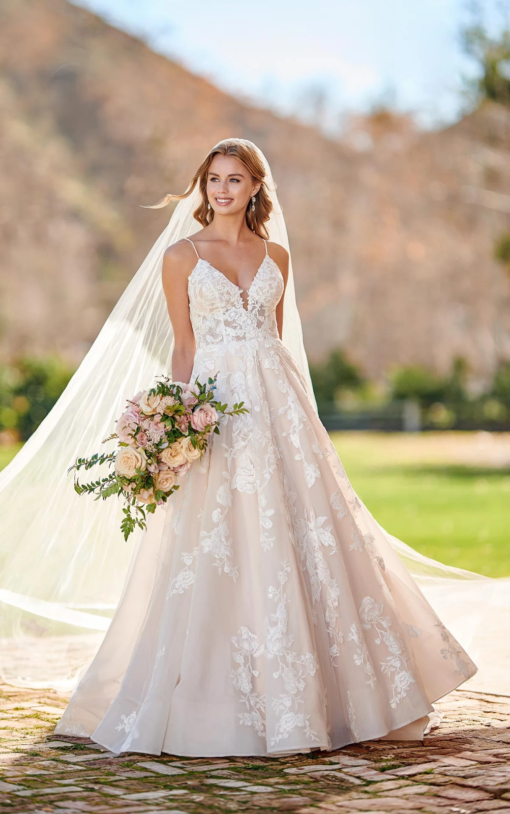 Martina Liana Romantic Boho Wedding Dress W/ Pockets 1110 ($2600) US 12