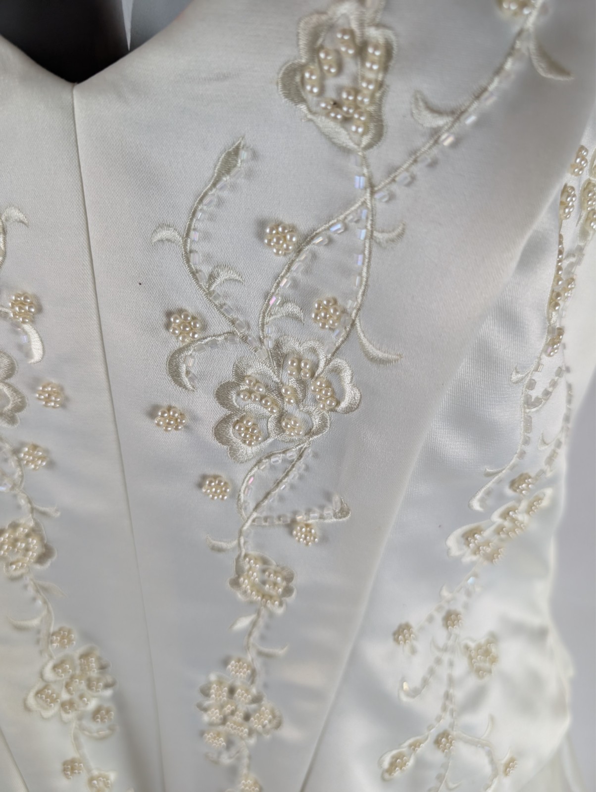 Rebecca Ivory Halter-Neck Intricate Beaded Bodice Floral Embroidery Size Medium