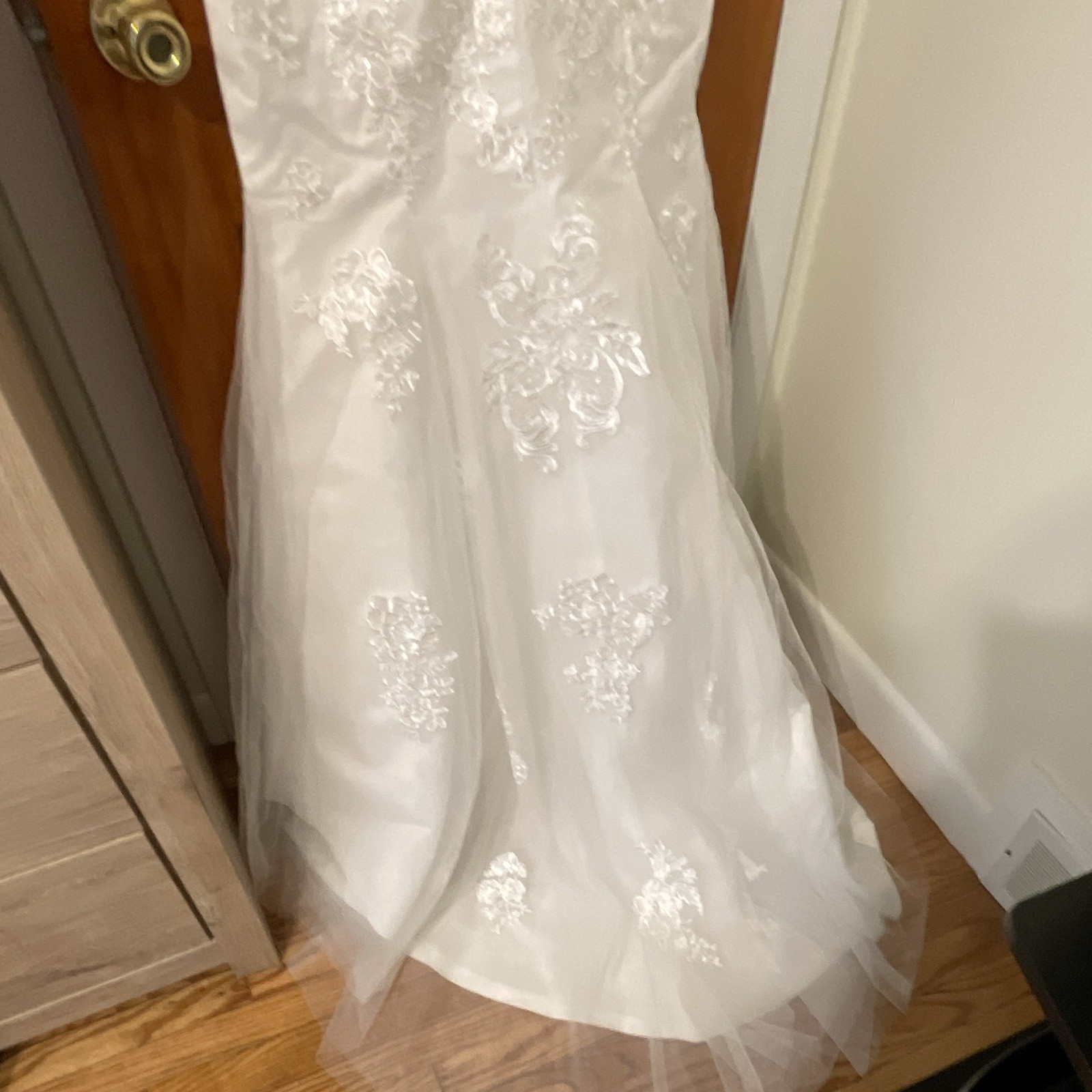 Bridal Wedding Gown Ivory Lace Halter Mermaid Dress Size 12 Button Detail Train