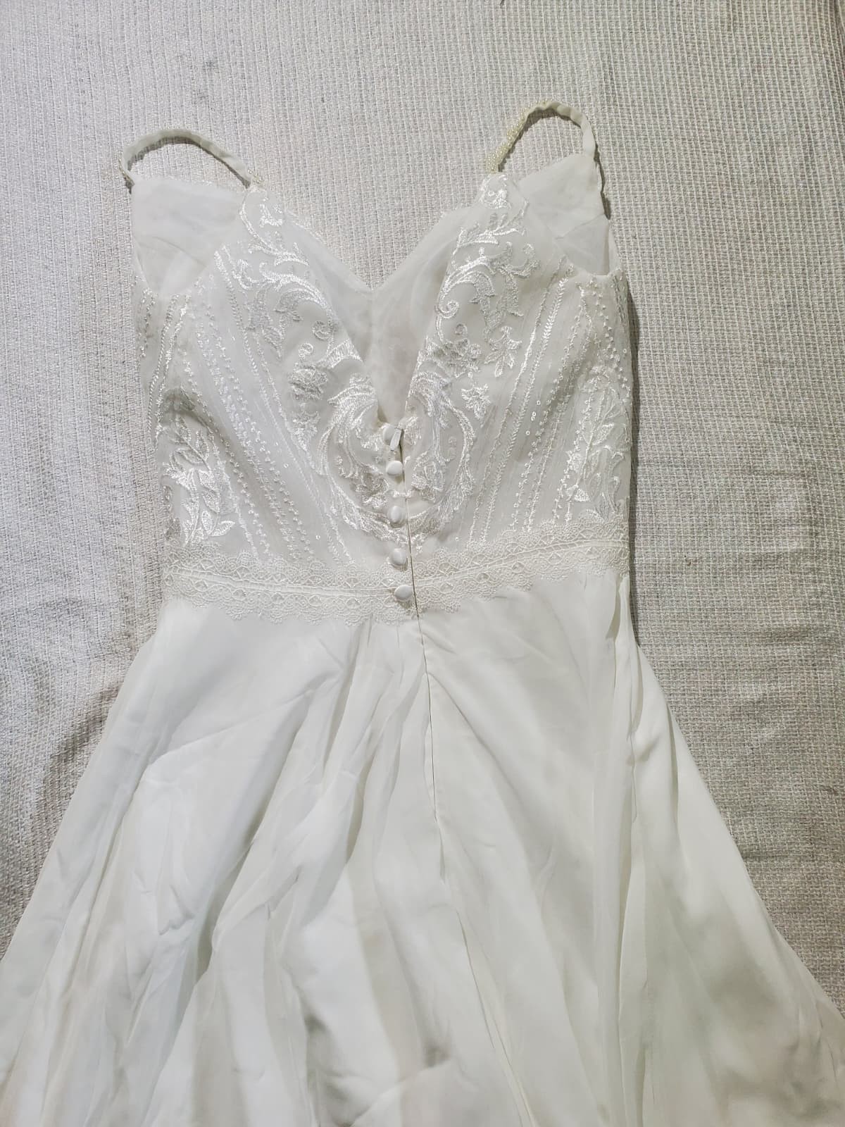 White Lace V-Neck Sleeveless A-Line Wedding Dress Train Button Back Sequins