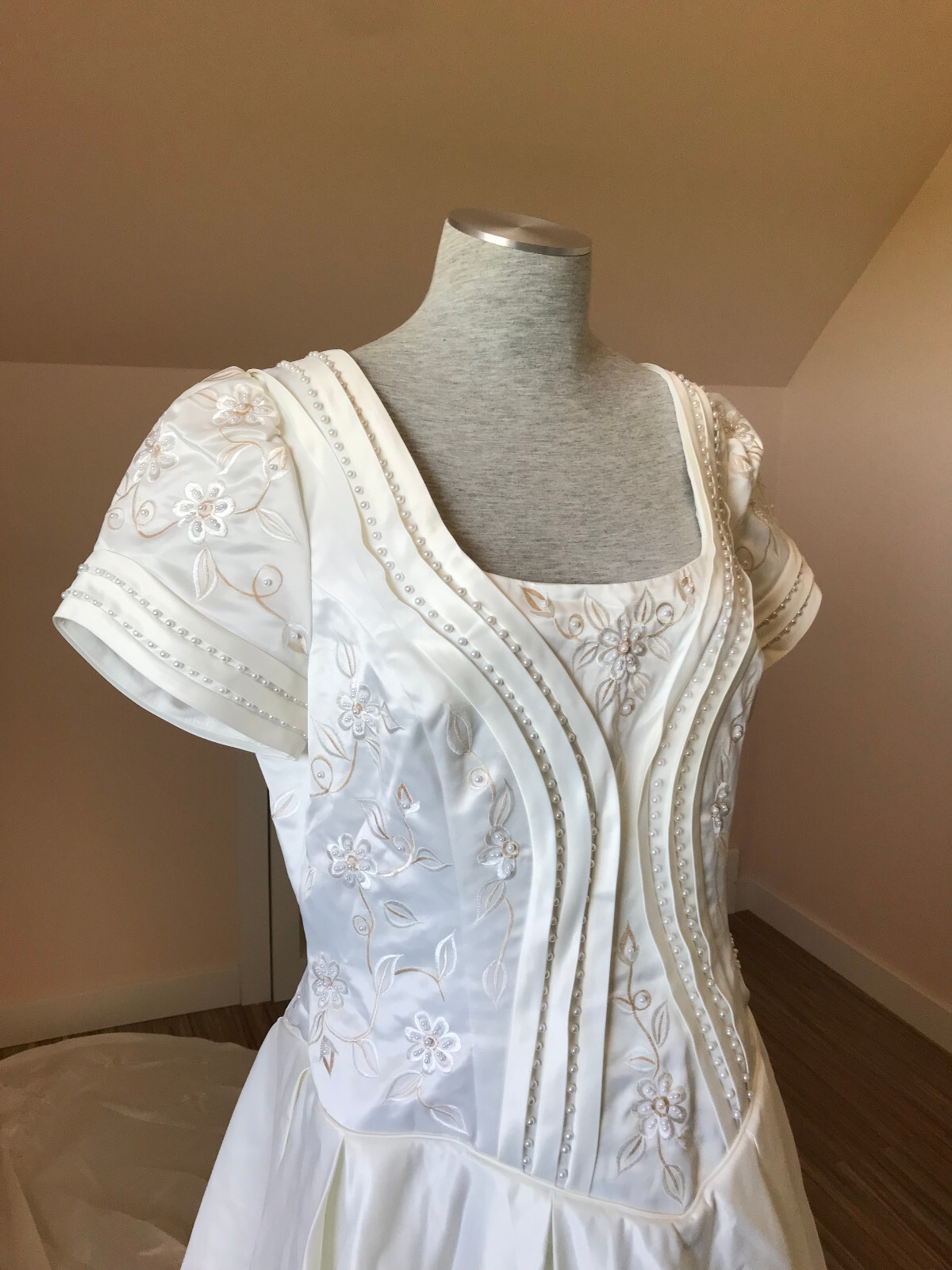 Bridal Originals Embroidered Satin Short Sleeve Wedding Gown Dress w/ Train